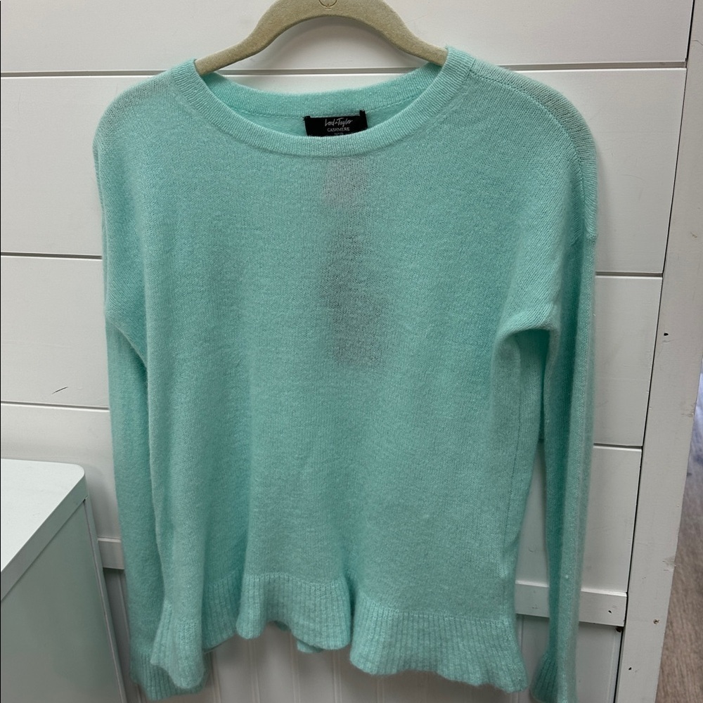 Lord & Taylor 100% Cashmere Sweater – Petite XS – Light Aqua - Picture 2 of 6